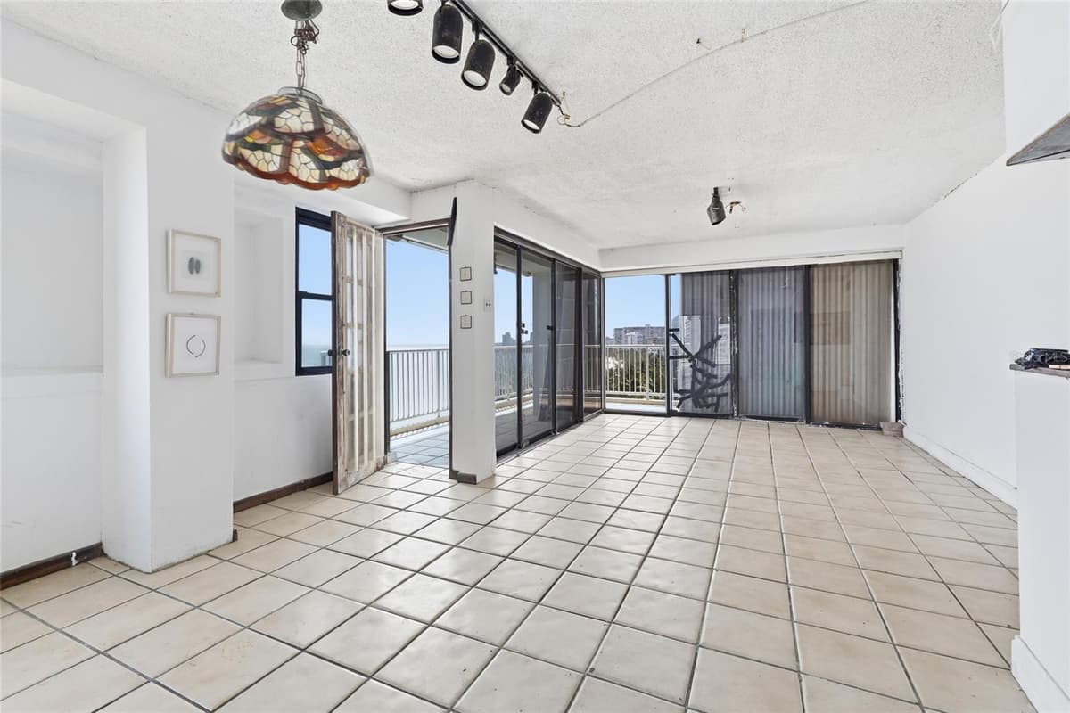 4633 ISLA VERDE AVE — photo 1 of 27