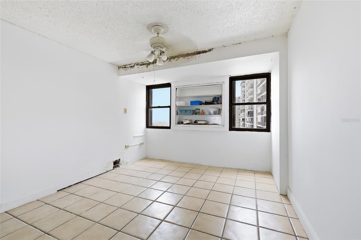 4633 ISLA VERDE AVE — photo 11 of 27