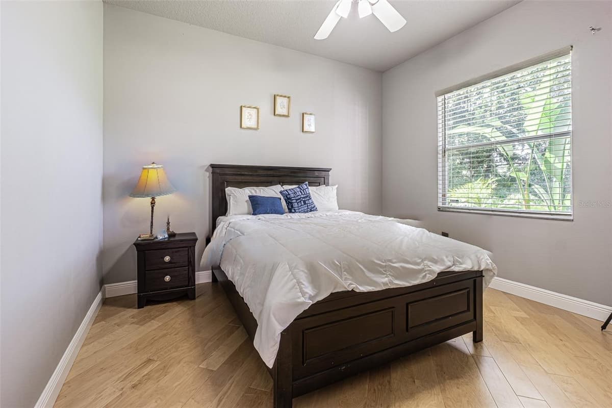 2409 FOX FOREST DRIVE — photo 14 of 35