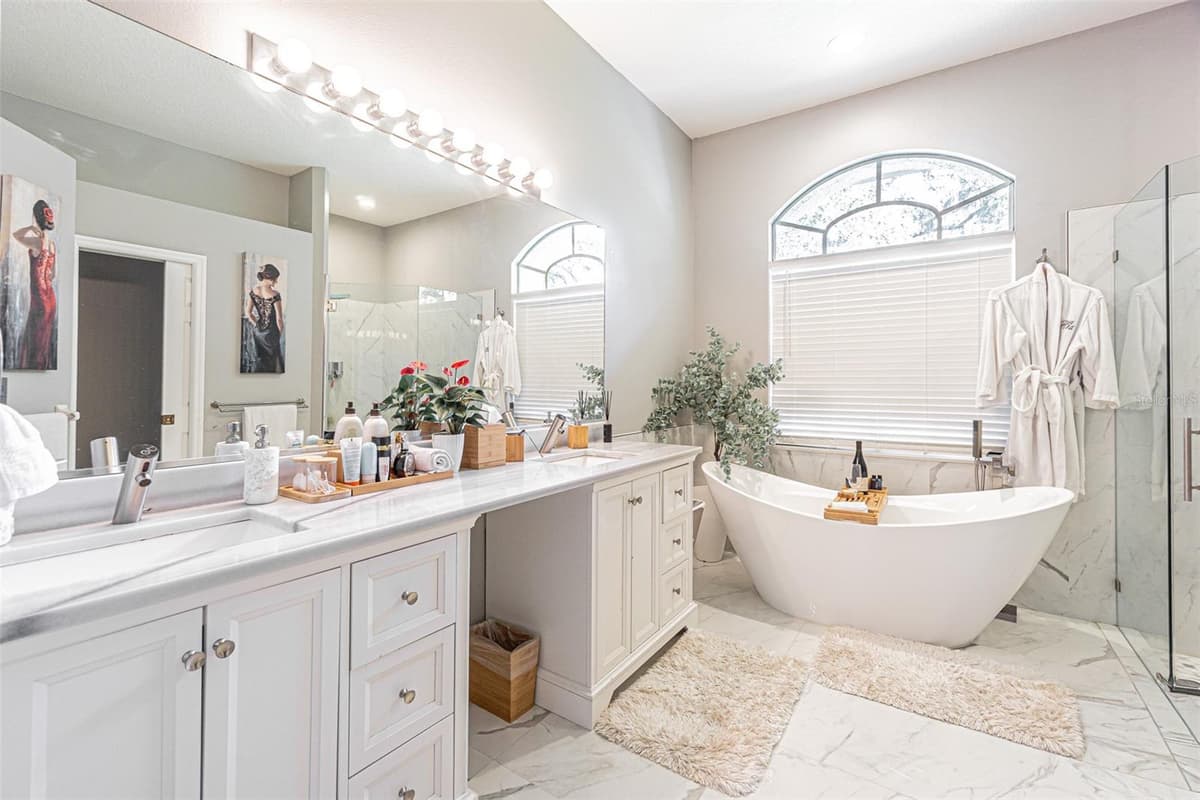 2409 FOX FOREST DRIVE — photo 12 of 35