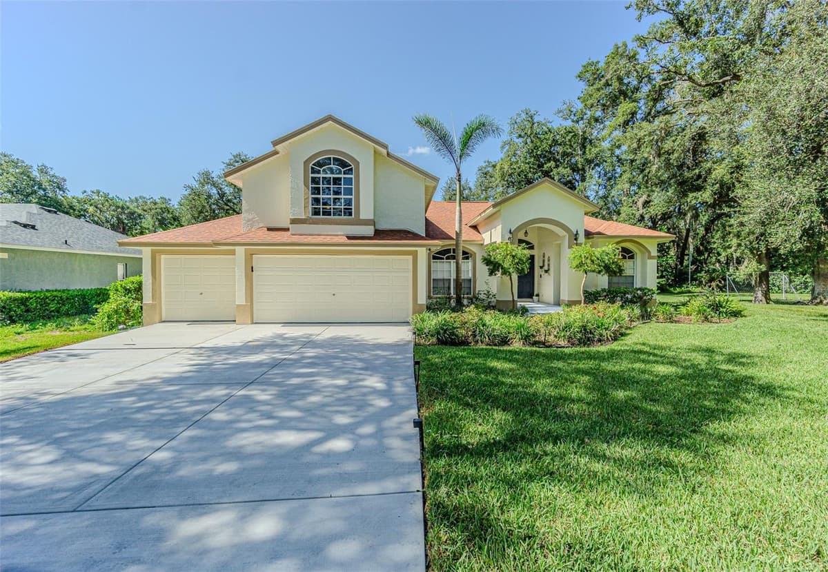 2409 FOX FOREST DRIVE — photo 3 of 35