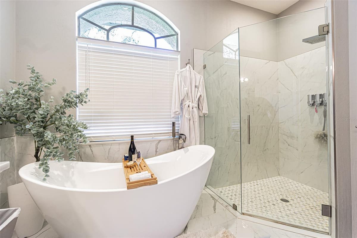 2409 FOX FOREST DRIVE — photo 13 of 35