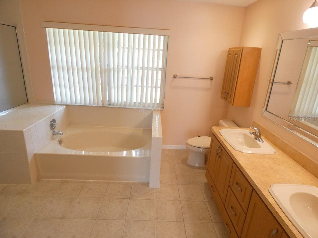 907 BRITTANY PARK BOULEVARD — photo 18 of 41