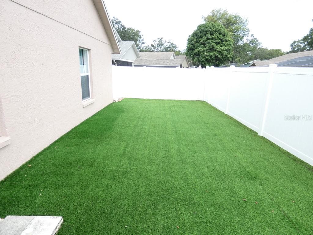 907 BRITTANY PARK BOULEVARD — photo 15 of 41