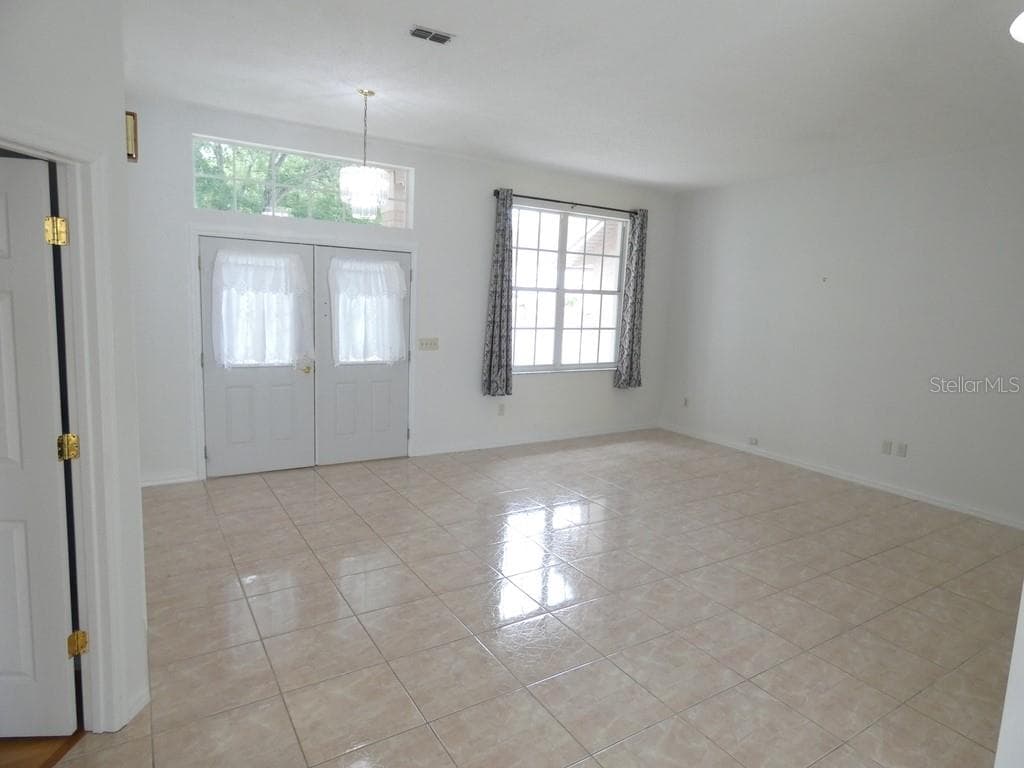 907 BRITTANY PARK BOULEVARD — photo 7 of 41
