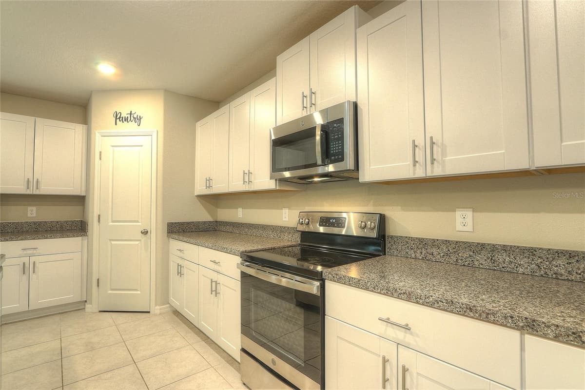 7217 RONNIE GARDENS COURT — photo 7 of 38