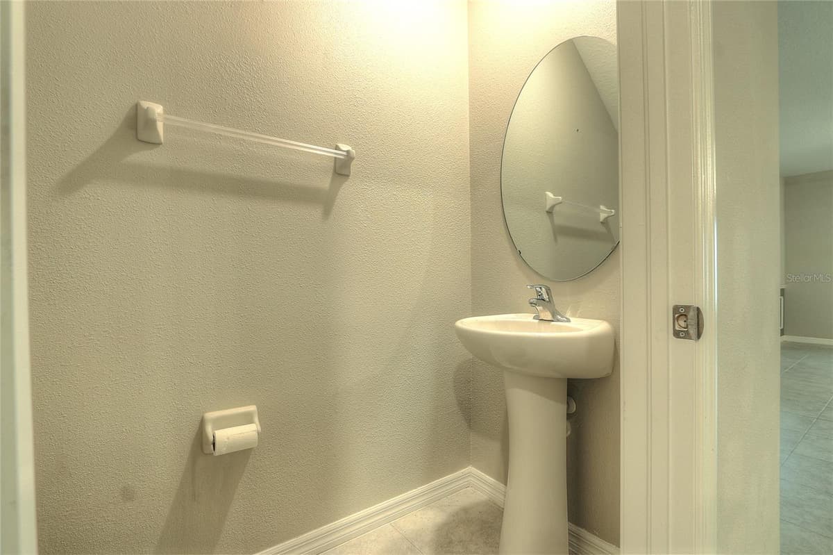 7217 RONNIE GARDENS COURT — photo 13 of 38