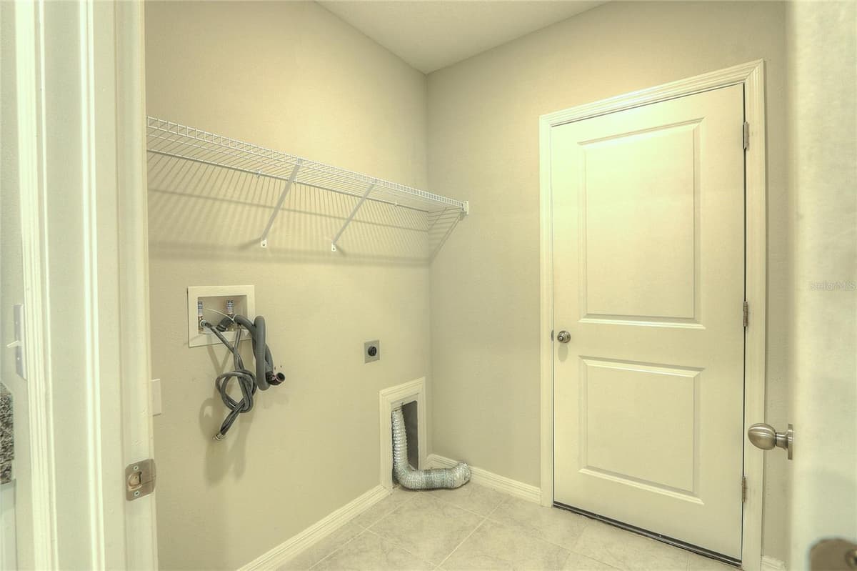 7217 RONNIE GARDENS COURT — photo 33 of 38