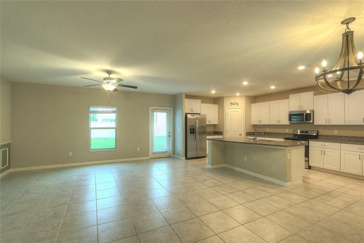 7217 RONNIE GARDENS COURT — photo 11 of 38