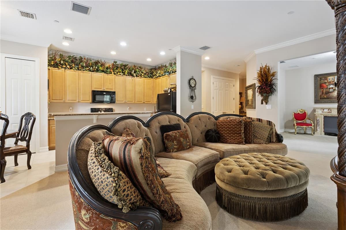 762 CELEBRATION AVENUE — photo 11 of 43