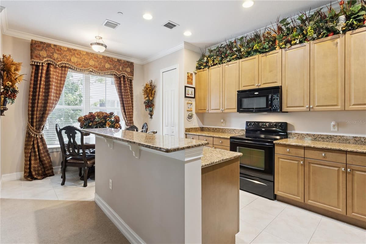 762 CELEBRATION AVENUE — photo 17 of 43