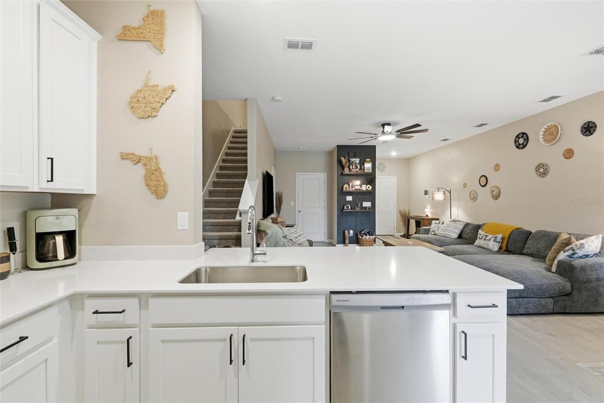 6893 GABLE GROVE AVENUE — photo 8 of 21