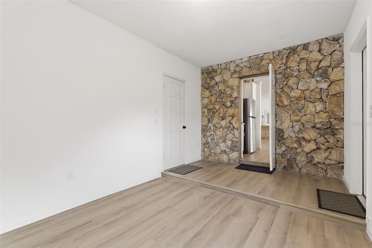 4072 VANET COURT — photo 27 of 38