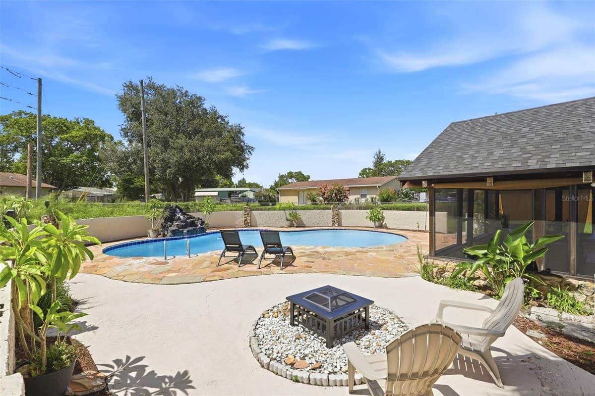 4072 VANET COURT — photo 34 of 38
