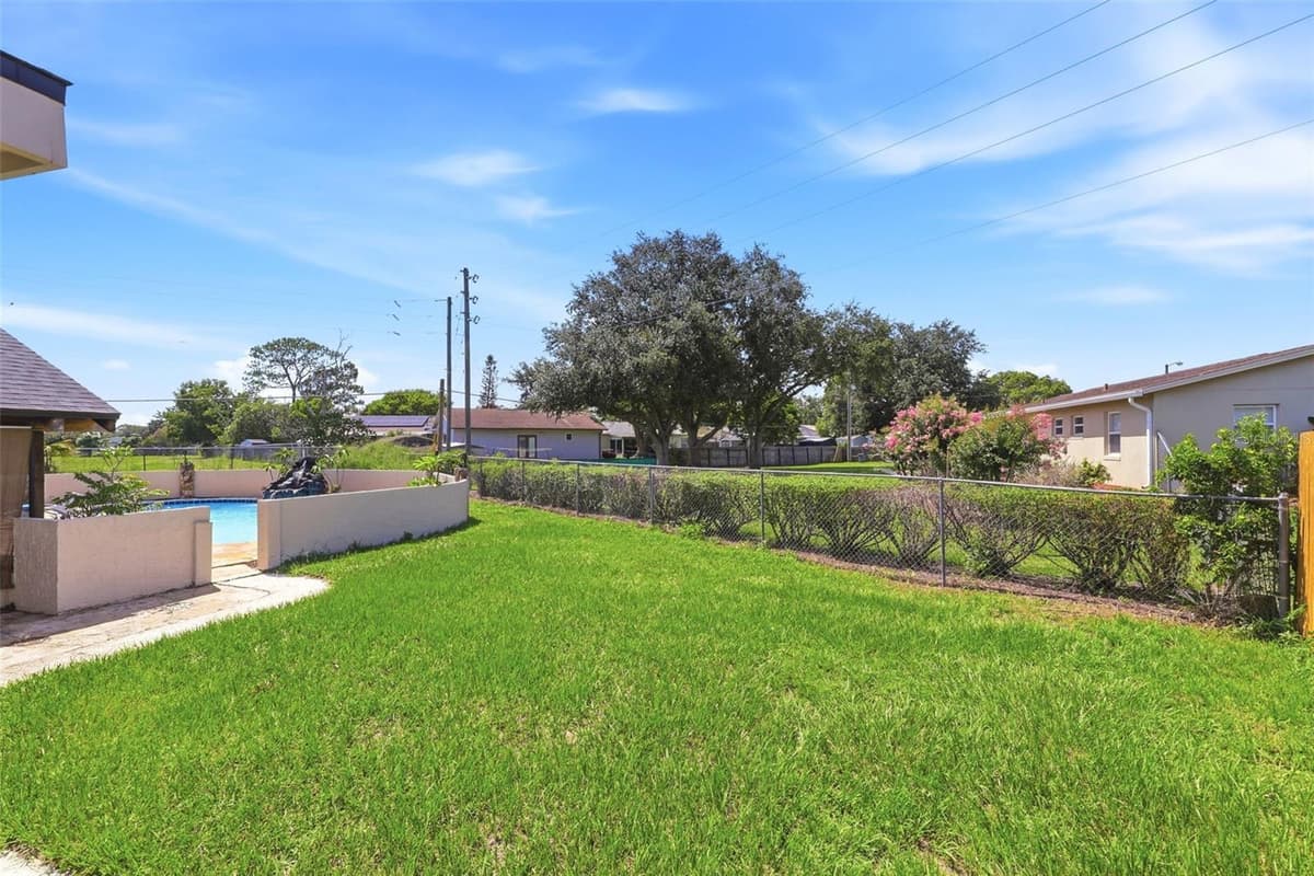 4072 VANET COURT — photo 36 of 38