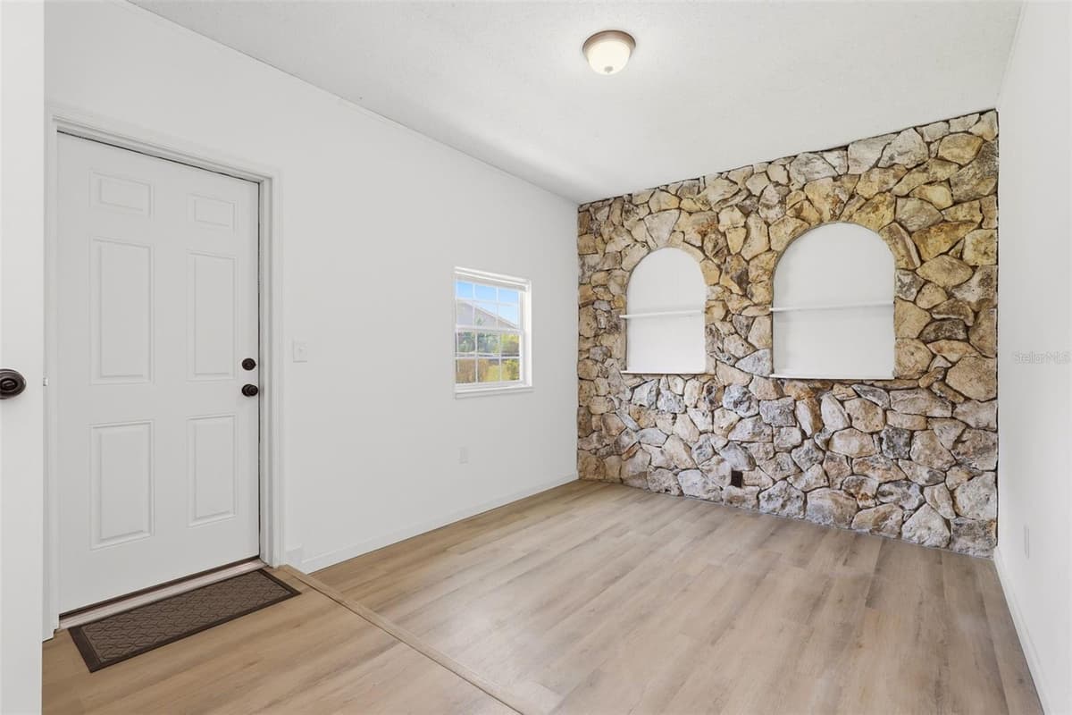 4072 VANET COURT — photo 26 of 38