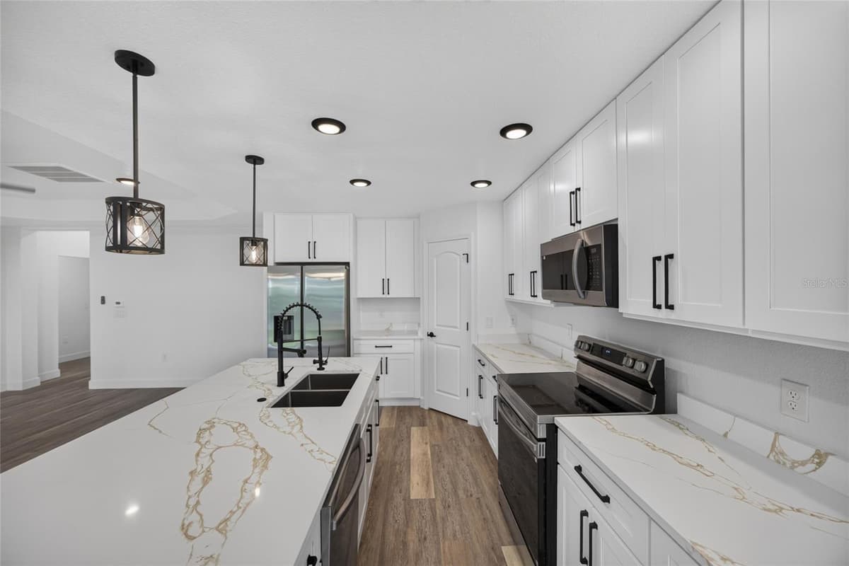 2225 MCCARTHY AVENUE — photo 15 of 47