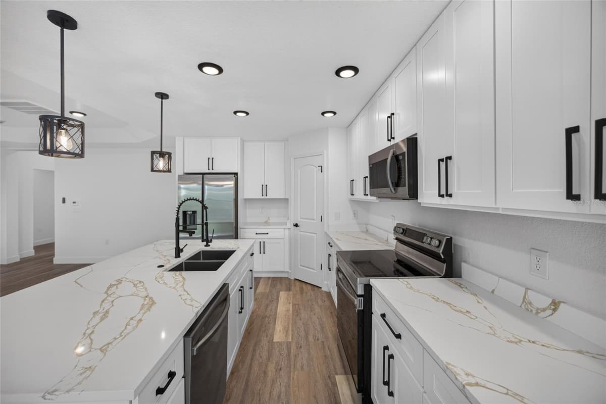 2225 MCCARTHY AVENUE — photo 18 of 47