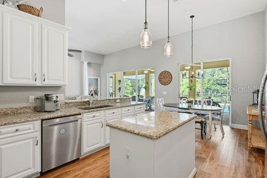 197 NANDINA TERRACE — photo 4 of 35
