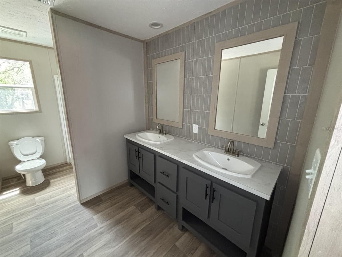 175 SMITH STREET — photo 8 of 41