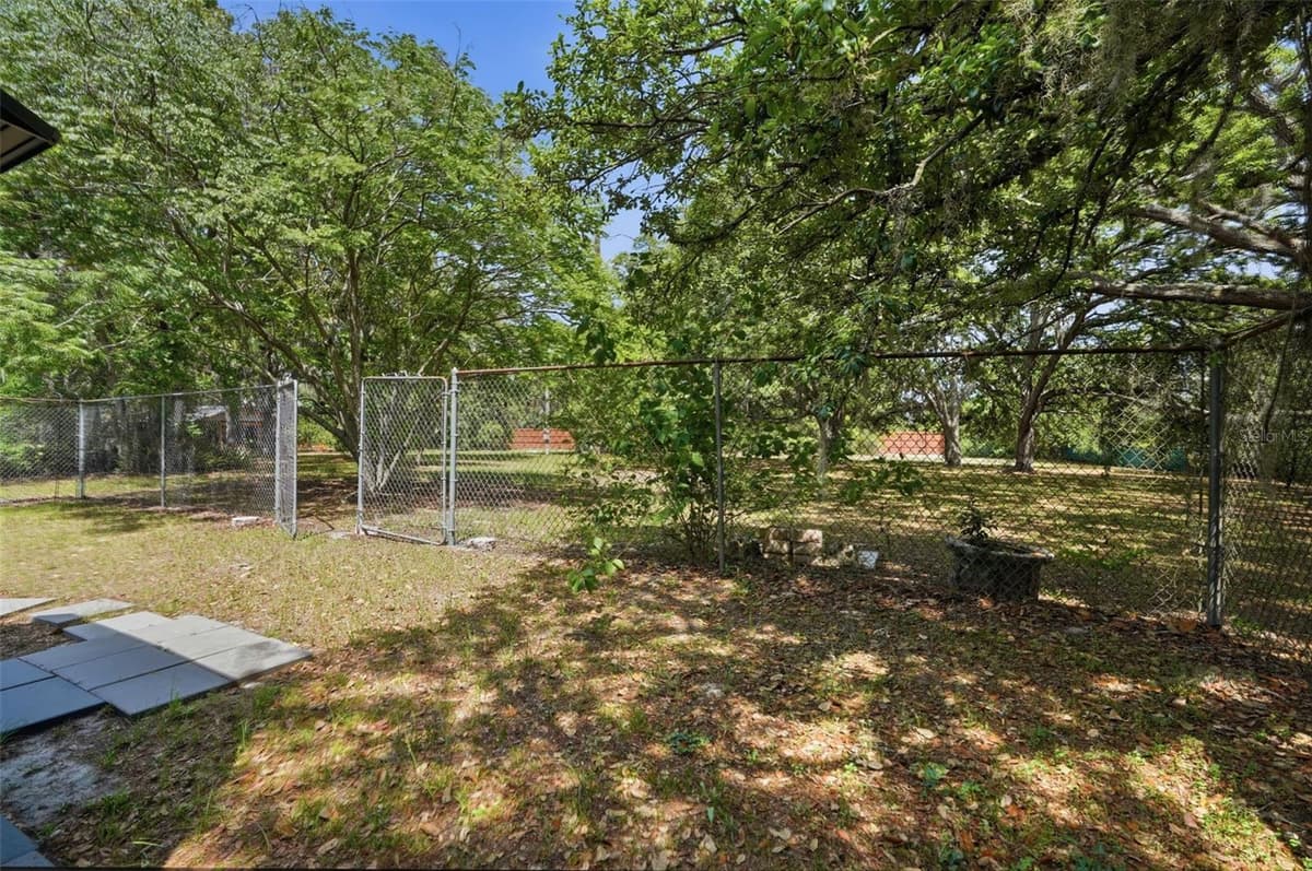 15620 HAYS ROAD — photo 67 of 85