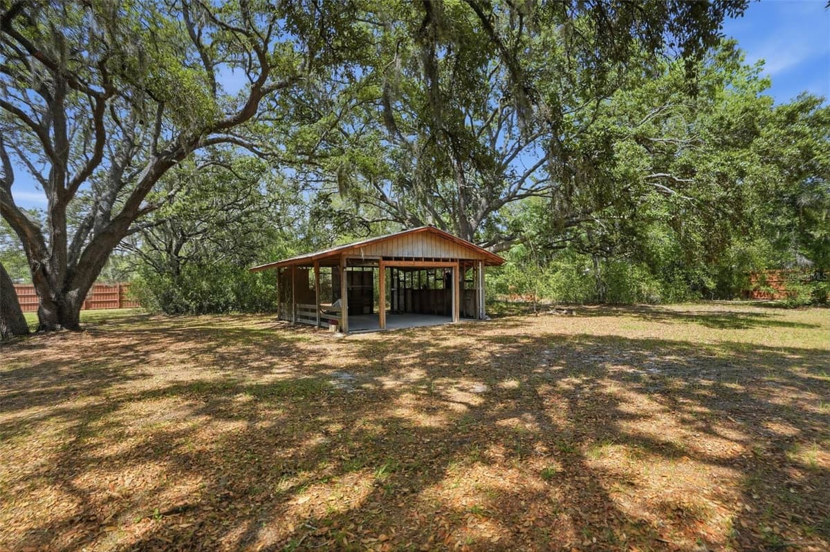 15620 HAYS ROAD — photo 77 of 85