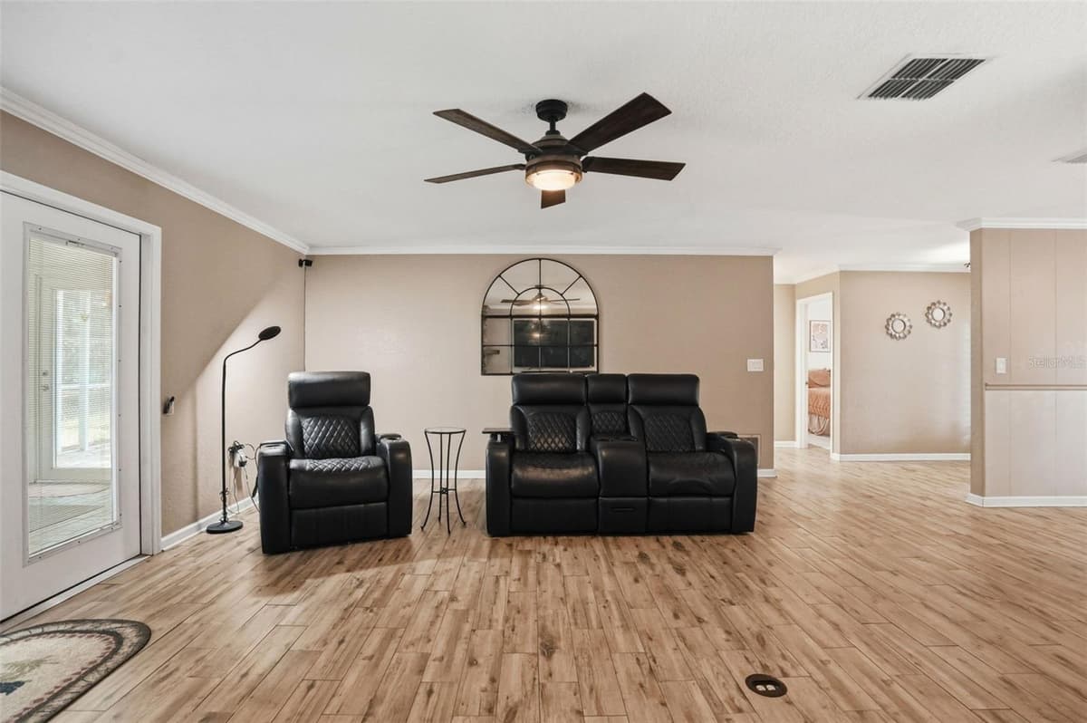 15620 HAYS ROAD — photo 10 of 85