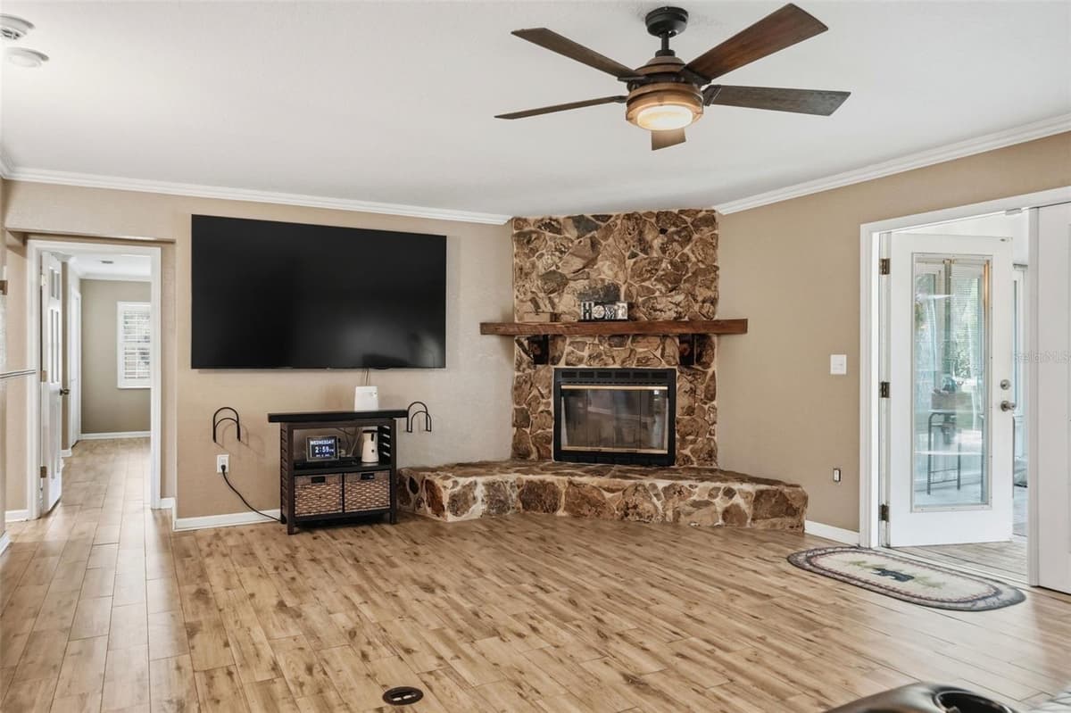 15620 HAYS ROAD — photo 12 of 85