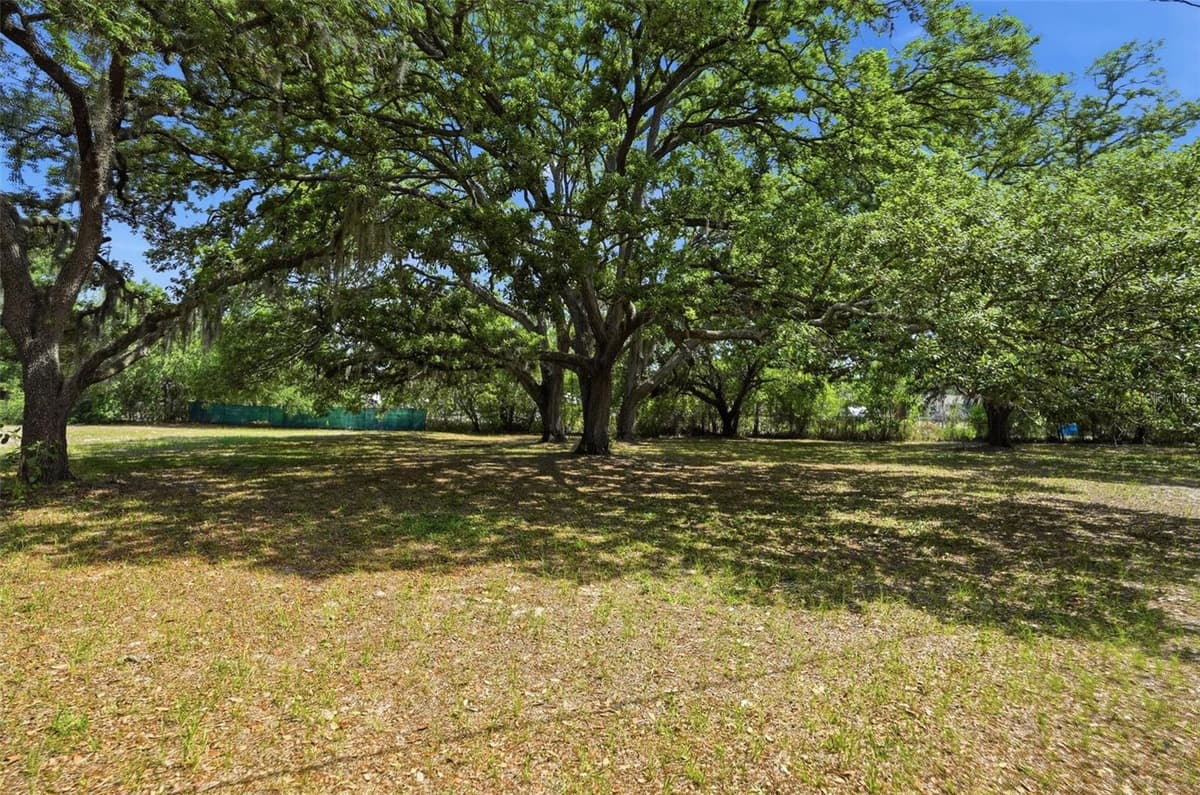 15620 HAYS ROAD — photo 72 of 85