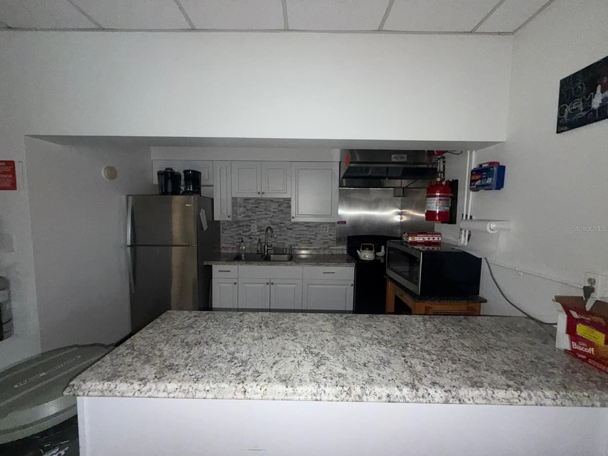 121 HYDE PARK COURT — photo 29 of 57