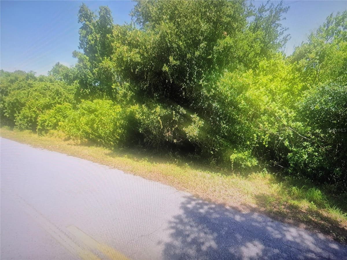 749 HIGHLANDS LAKE DRIVE — photo 1 of 5