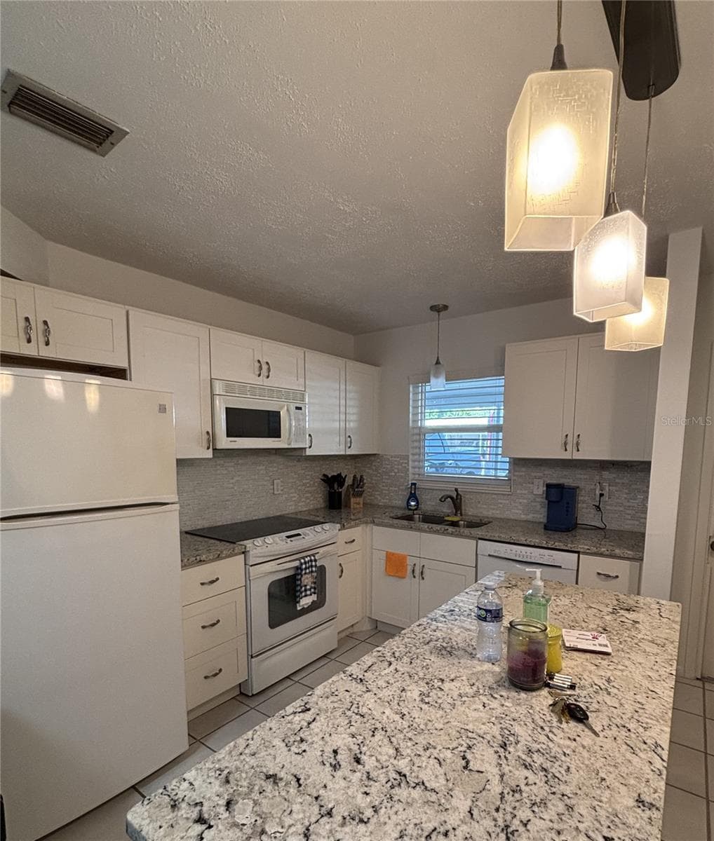 2115 9TH AVENUE — photo 3 of 10