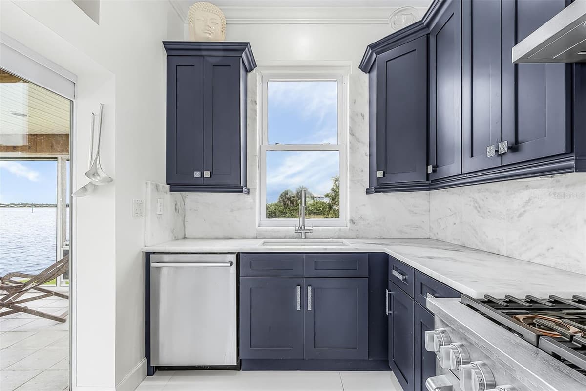 2380 VANCE TERRACE — photo 13 of 40