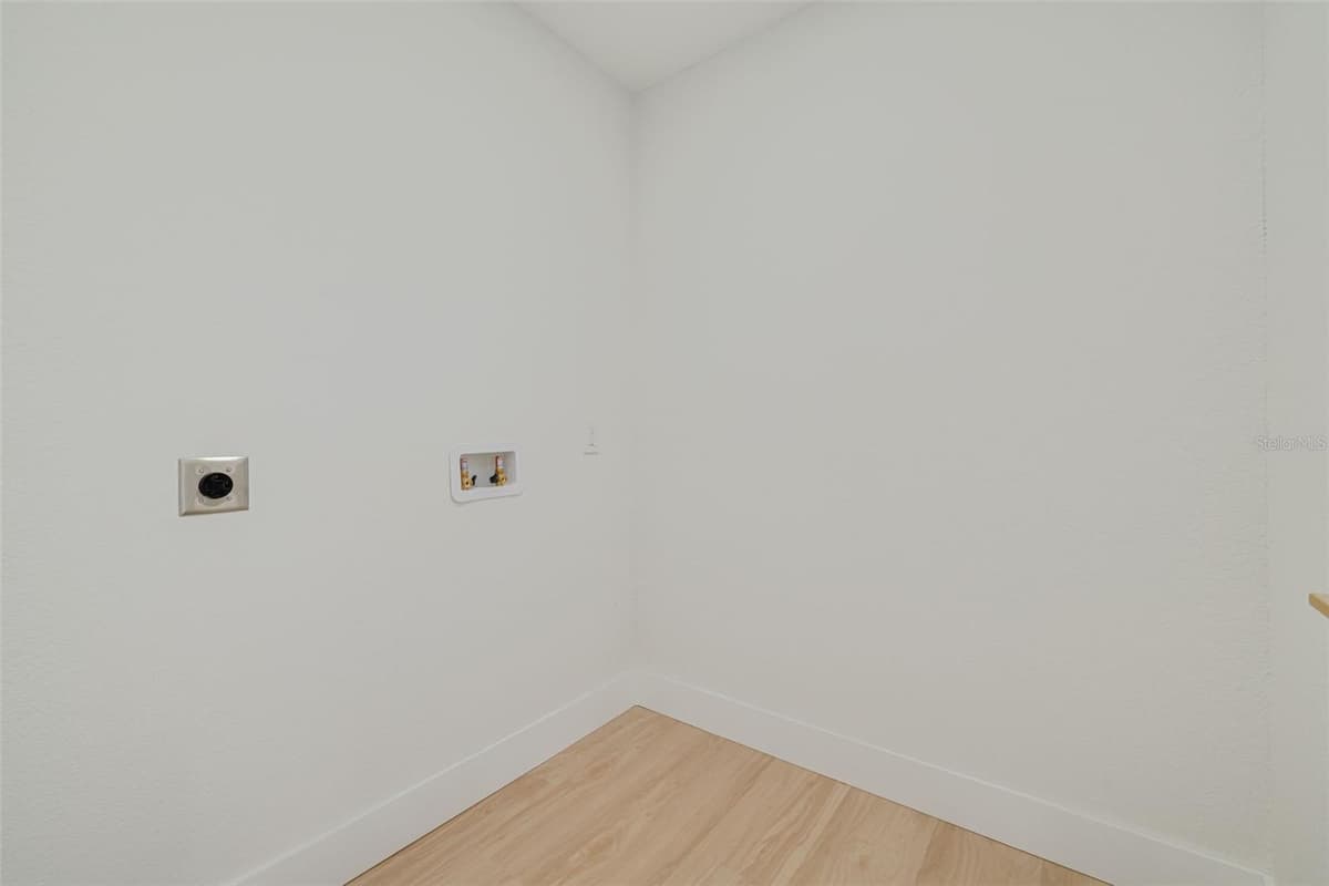 11785 108TH AVENUE — photo 27 of 33