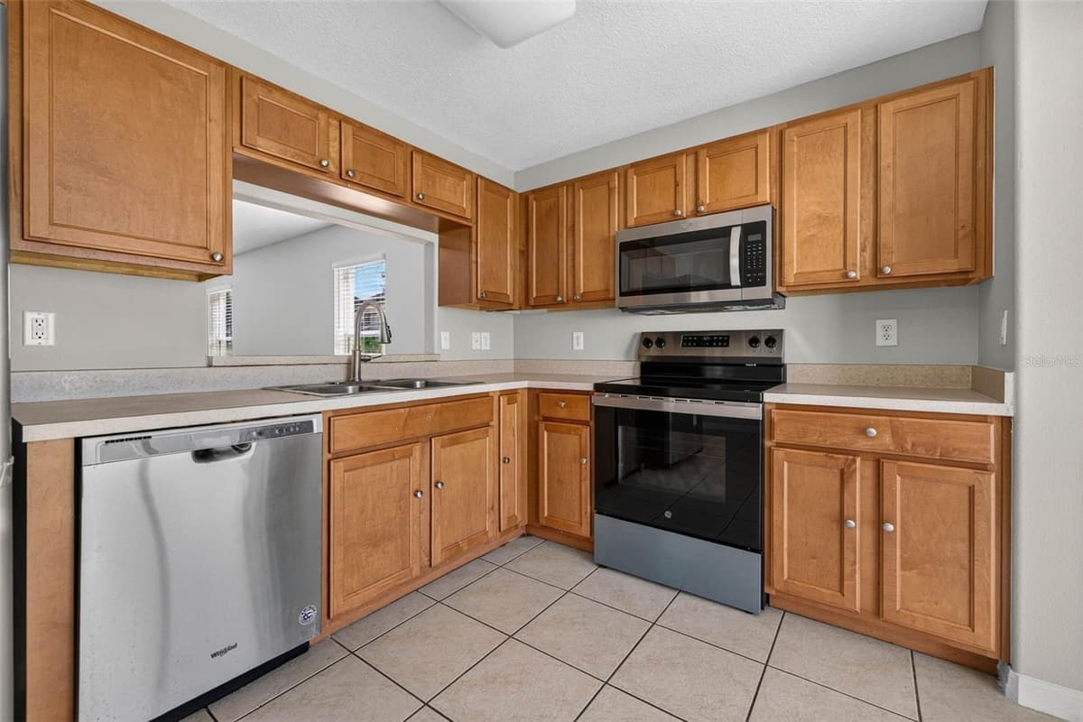 10717 SHADY PRESERVE DRIVE — photo 9 of 31