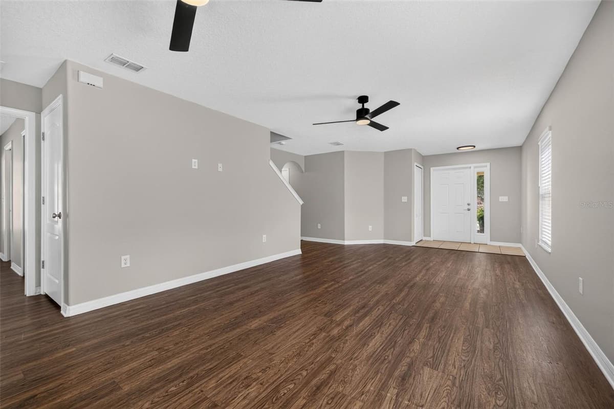 10717 SHADY PRESERVE DRIVE — photo 4 of 31