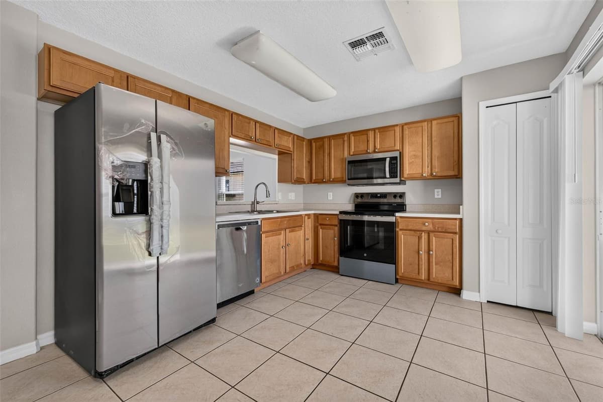 10717 SHADY PRESERVE DRIVE — photo 8 of 31
