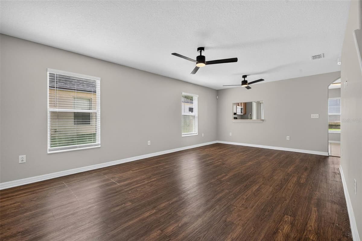 10717 SHADY PRESERVE DRIVE — photo 7 of 31