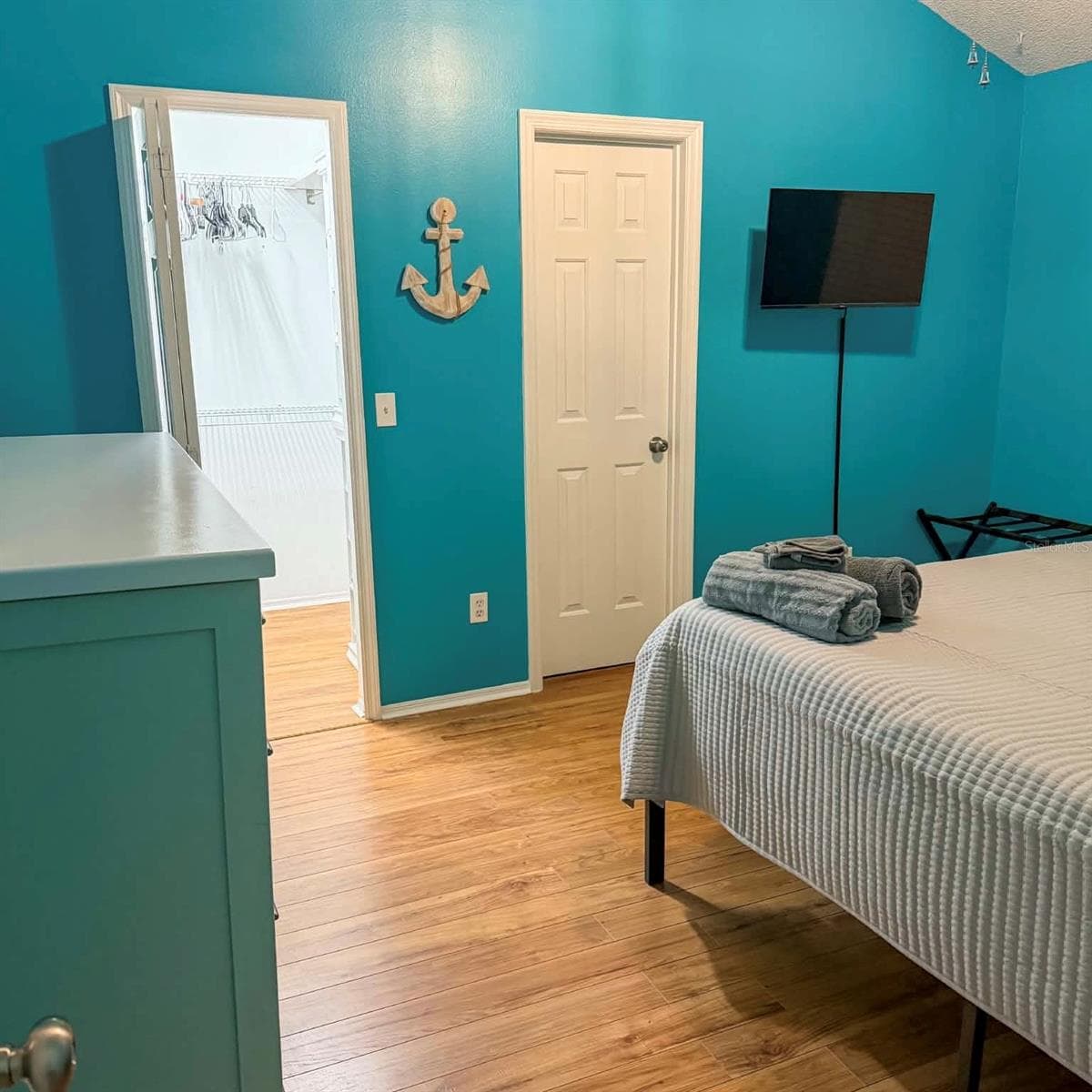 1580 DORSET DRIVE — photo 3 of 15