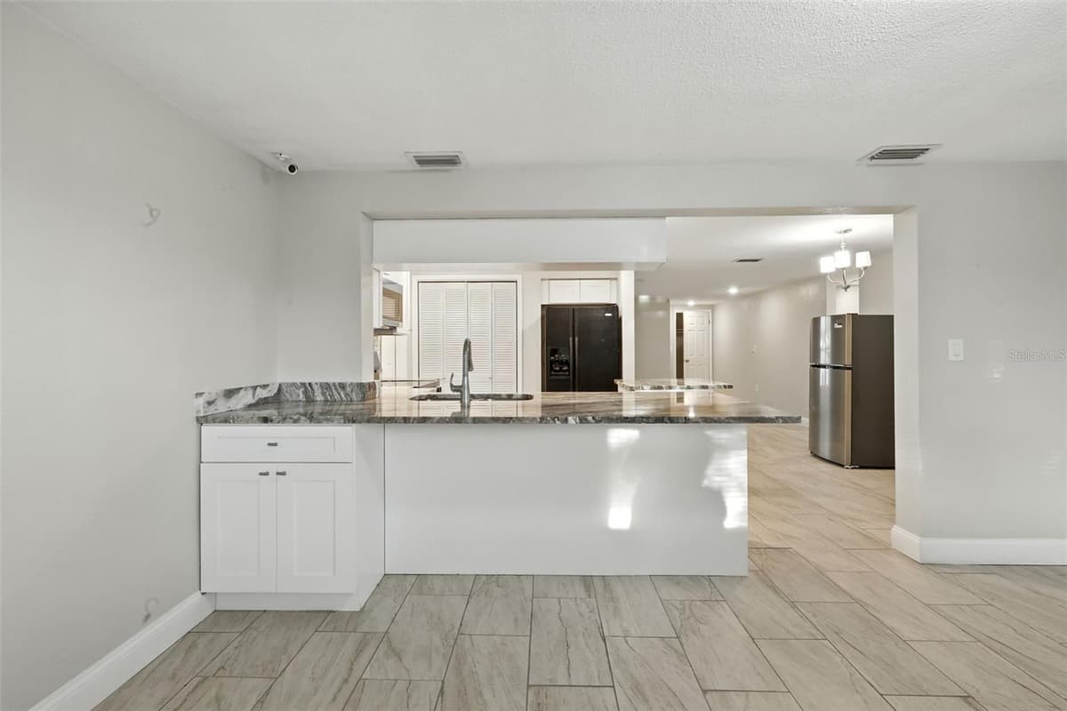 9239 PALM AVENUE — photo 17 of 22