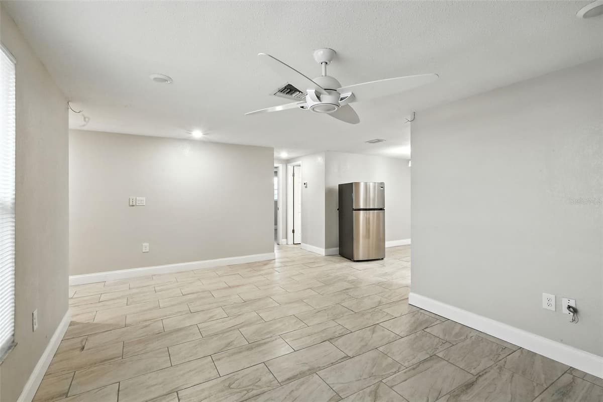 9239 PALM AVENUE — photo 4 of 22