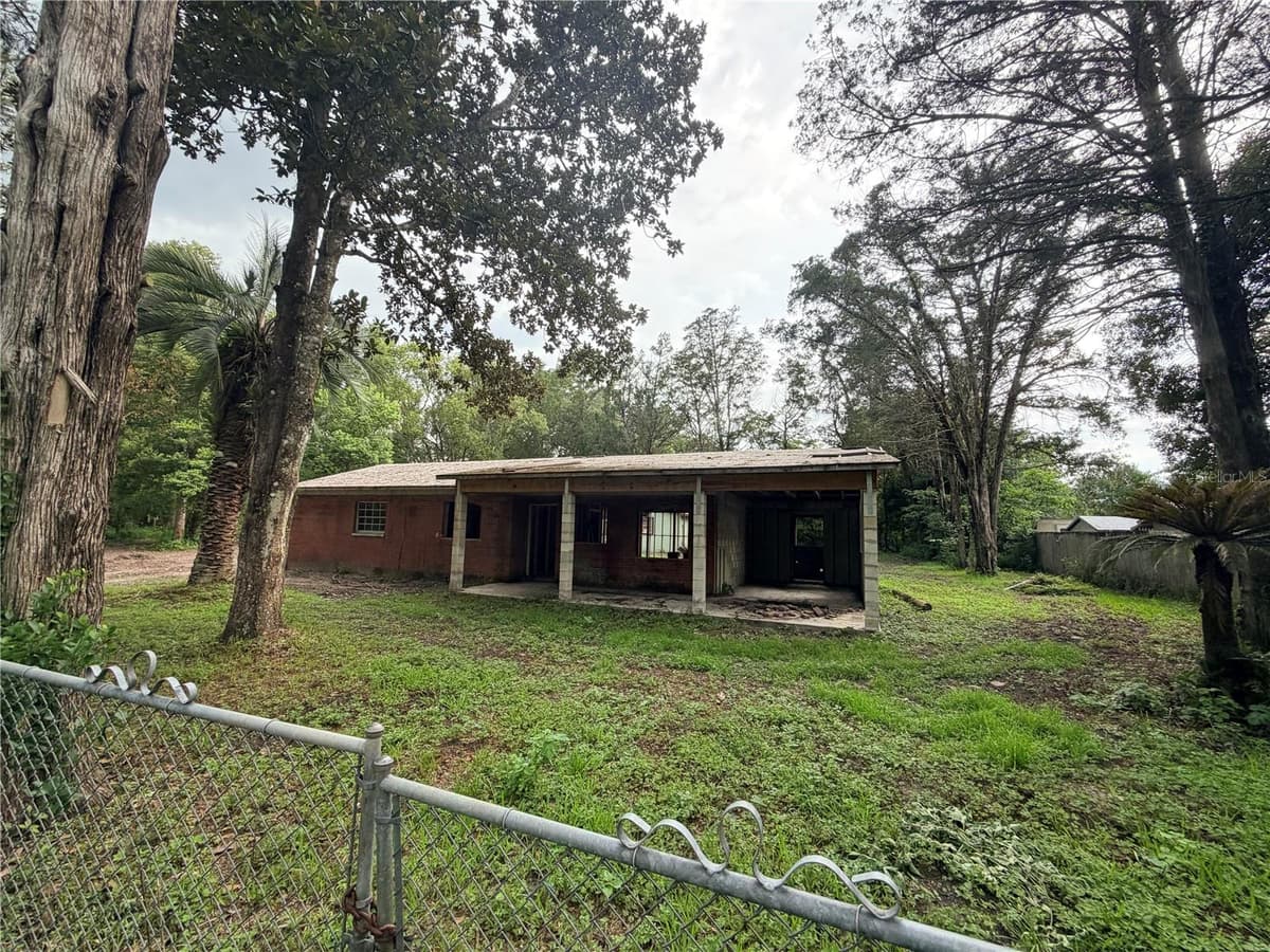 343 LINCOLN AVENUE — photo 4 of 39