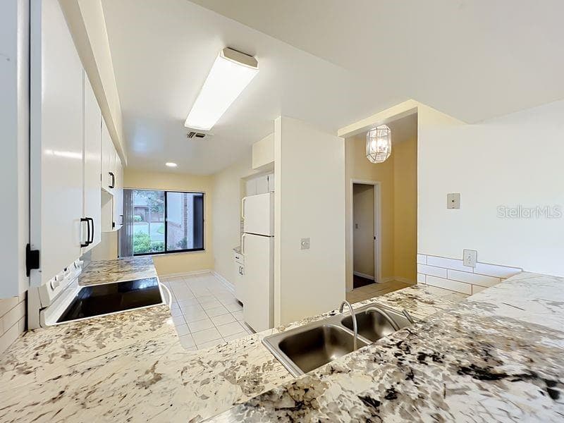340 GOLFSIDE COVE — photo 7 of 30