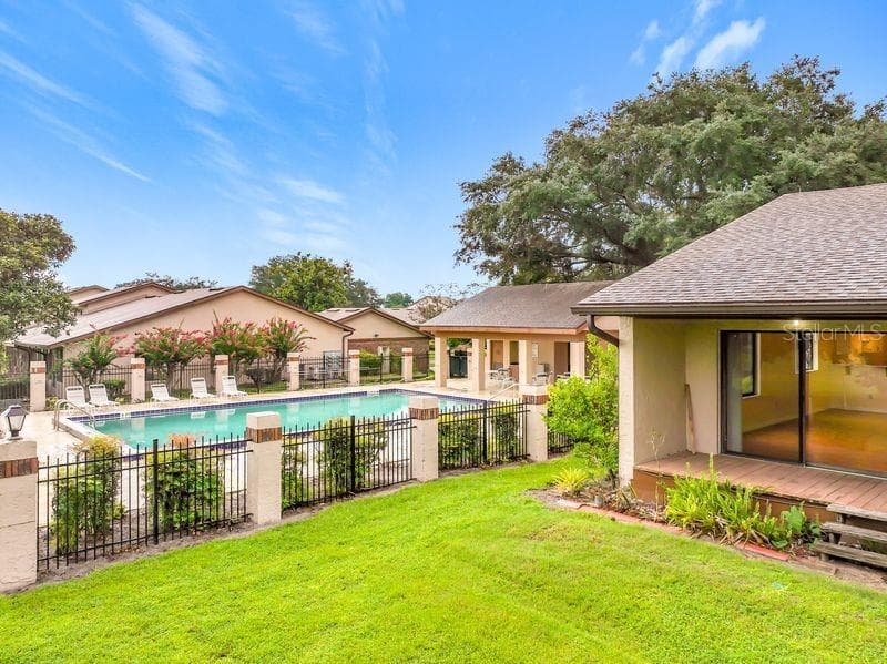 340 GOLFSIDE COVE — photo 24 of 30