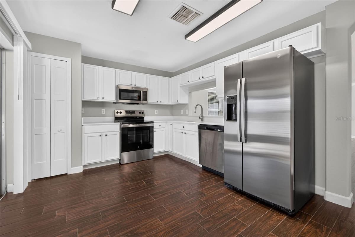 10629 SHADY PRESERVE DRIVE — photo 13 of 33