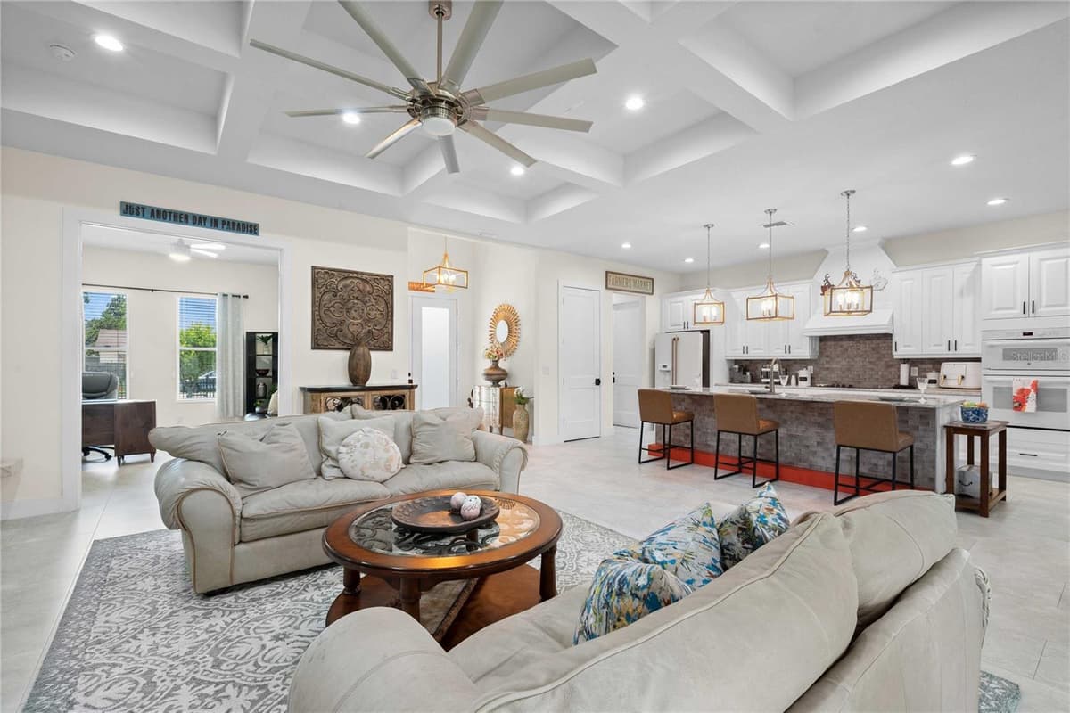 17601 HANNA ROAD — photo 4 of 33