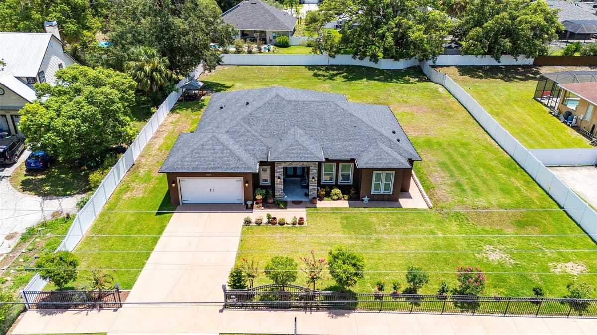 17601 HANNA ROAD — photo 3 of 33