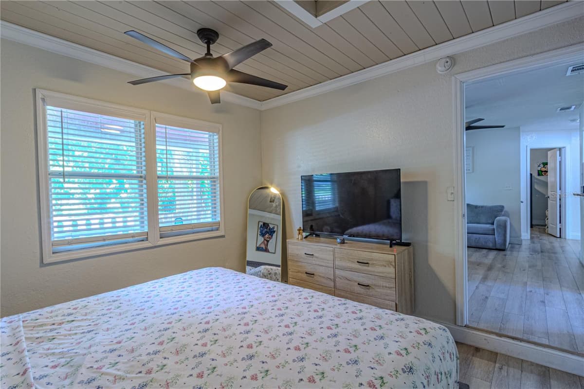 1026 SARITA STREET — photo 10 of 28