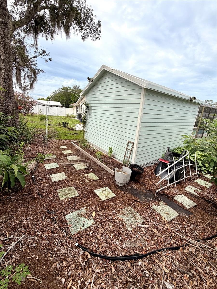 11450 LINDEN DRIVE — photo 90 of 99