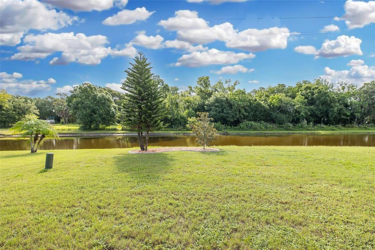 4242 NORTHAMPTON DRIVE — photo 43 of 44